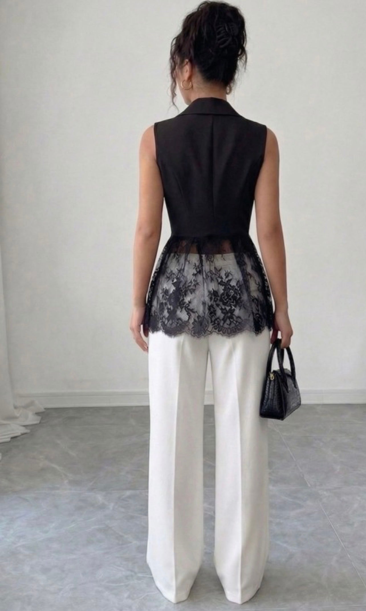LACE VEST