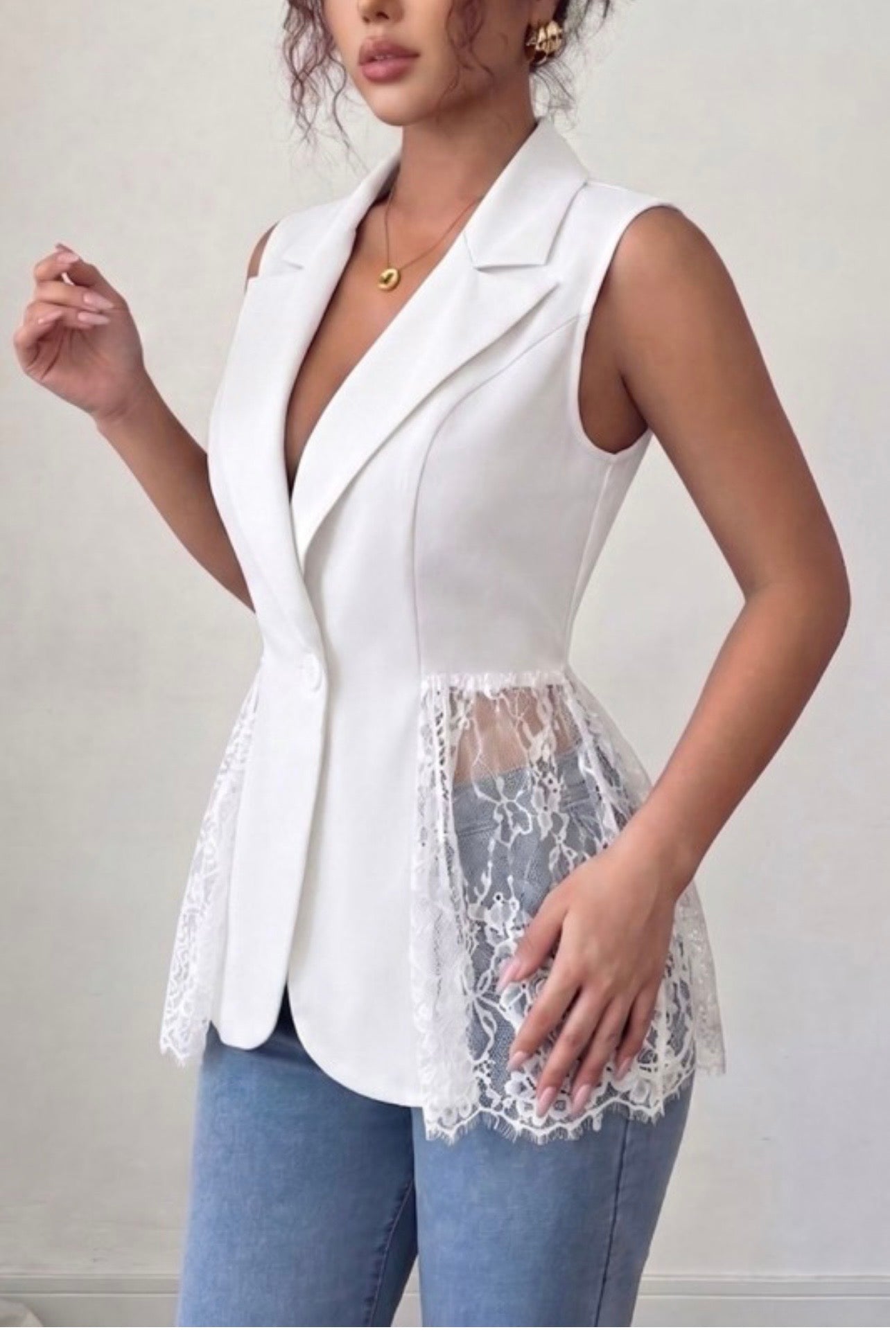 LACE VEST